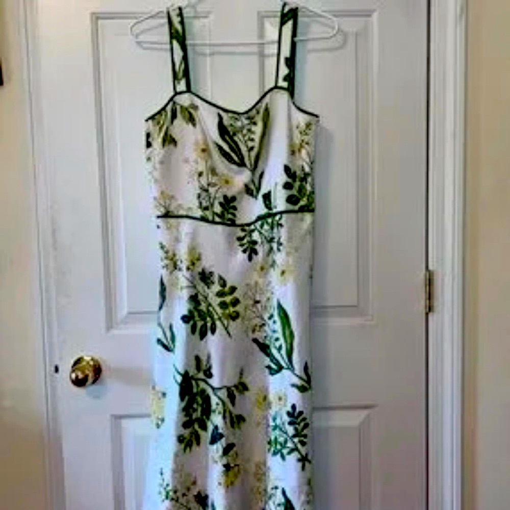 Floral Sleeveless Ann Taylor Lined Loft Dress in Green and Cream